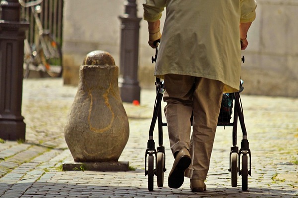 Zo bepaal je de juiste hoogte van je rollator